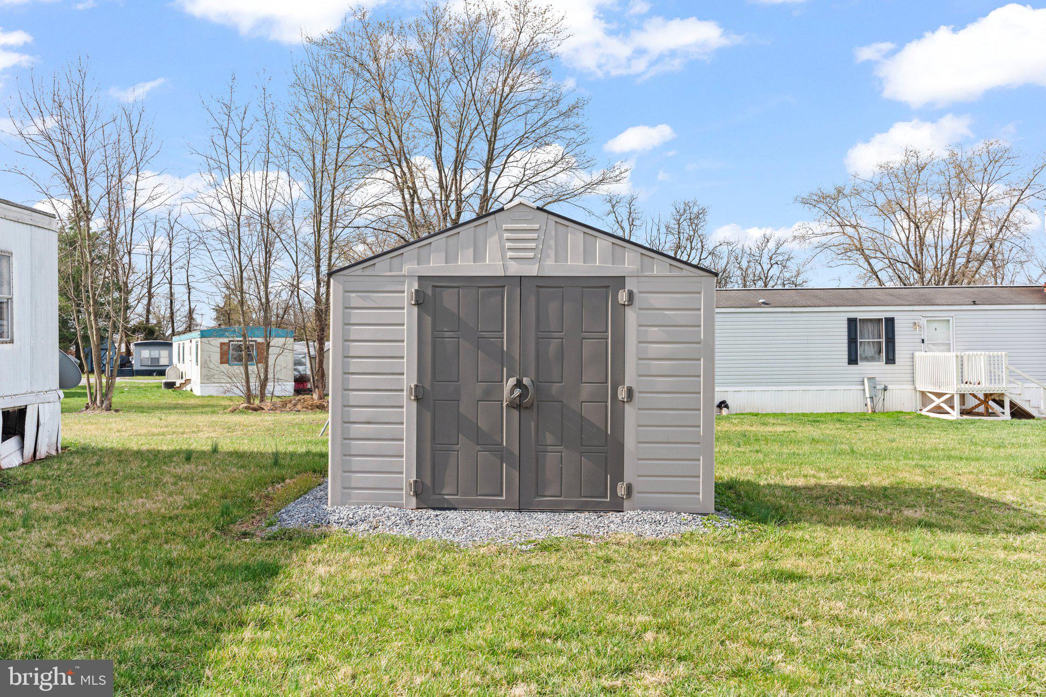 PINE MANOR MHP - Residential