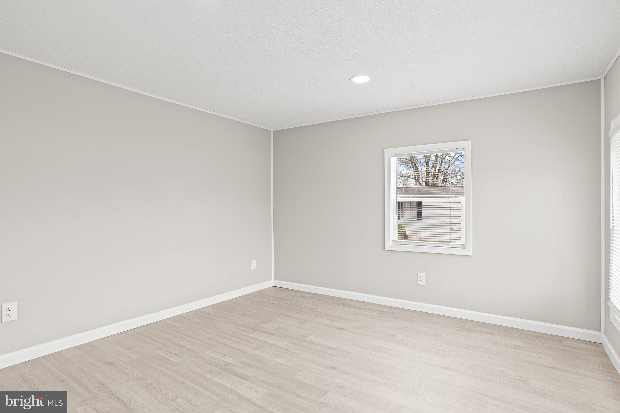 PINE MANOR MHP - Residential