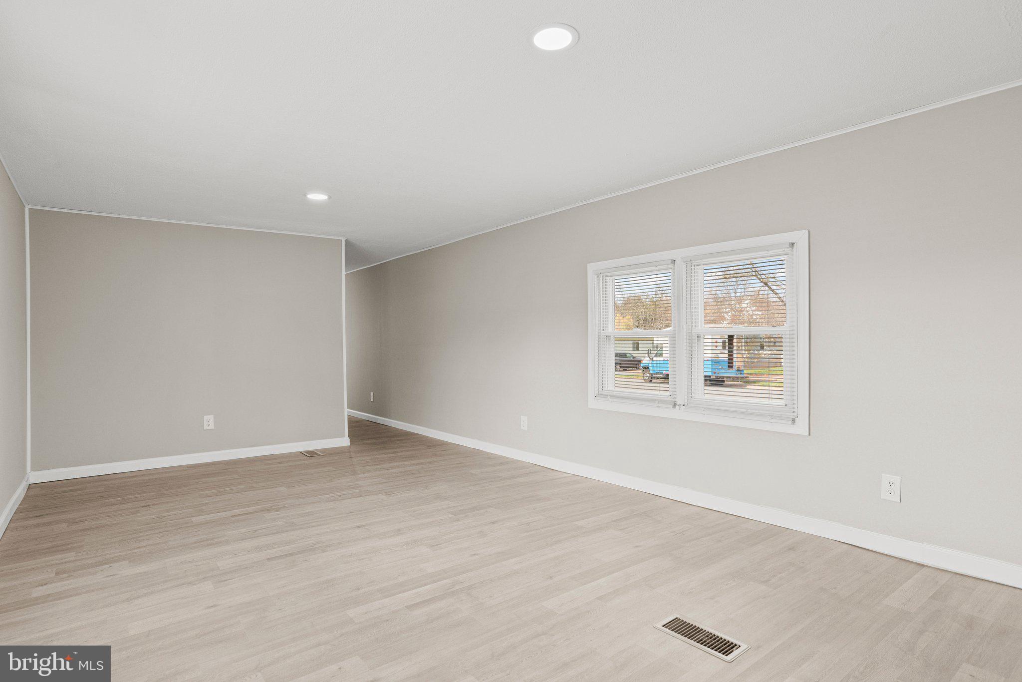 PINE MANOR MHP - Residential