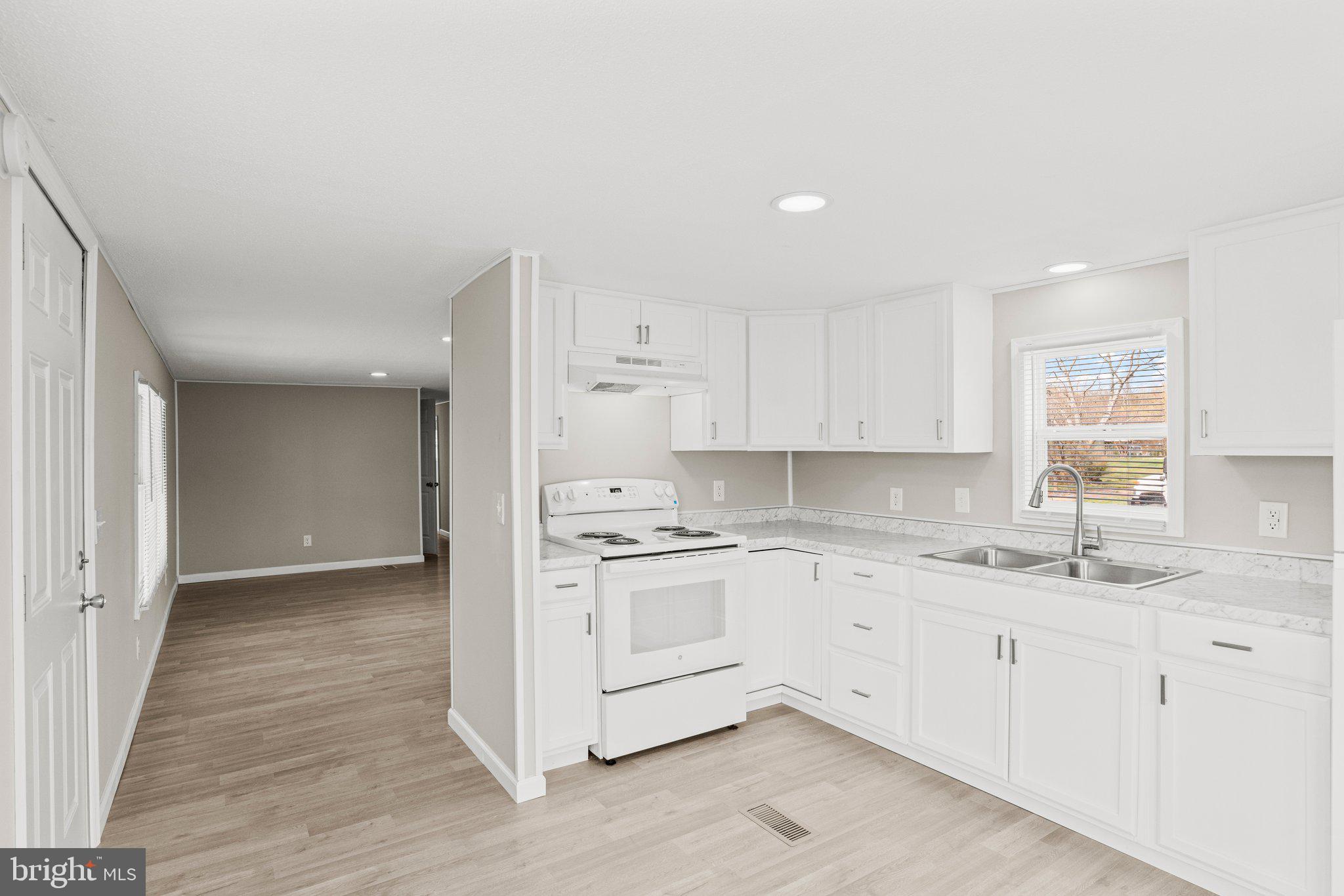 PINE MANOR MHP - Residential