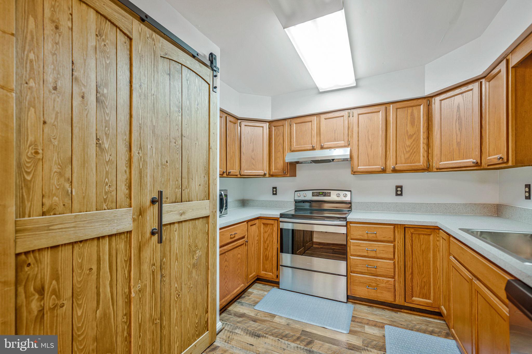 492 TWIN COVE LANE