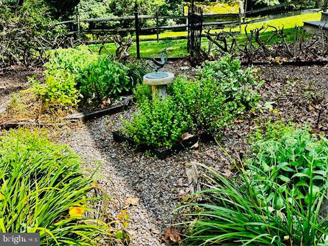 ANDALUSIA - Residential Lease