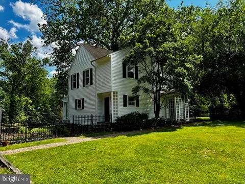 410 Wharf Road Unit RIVER COTTAGE, Bensalem, PA MLS: PABU2099298