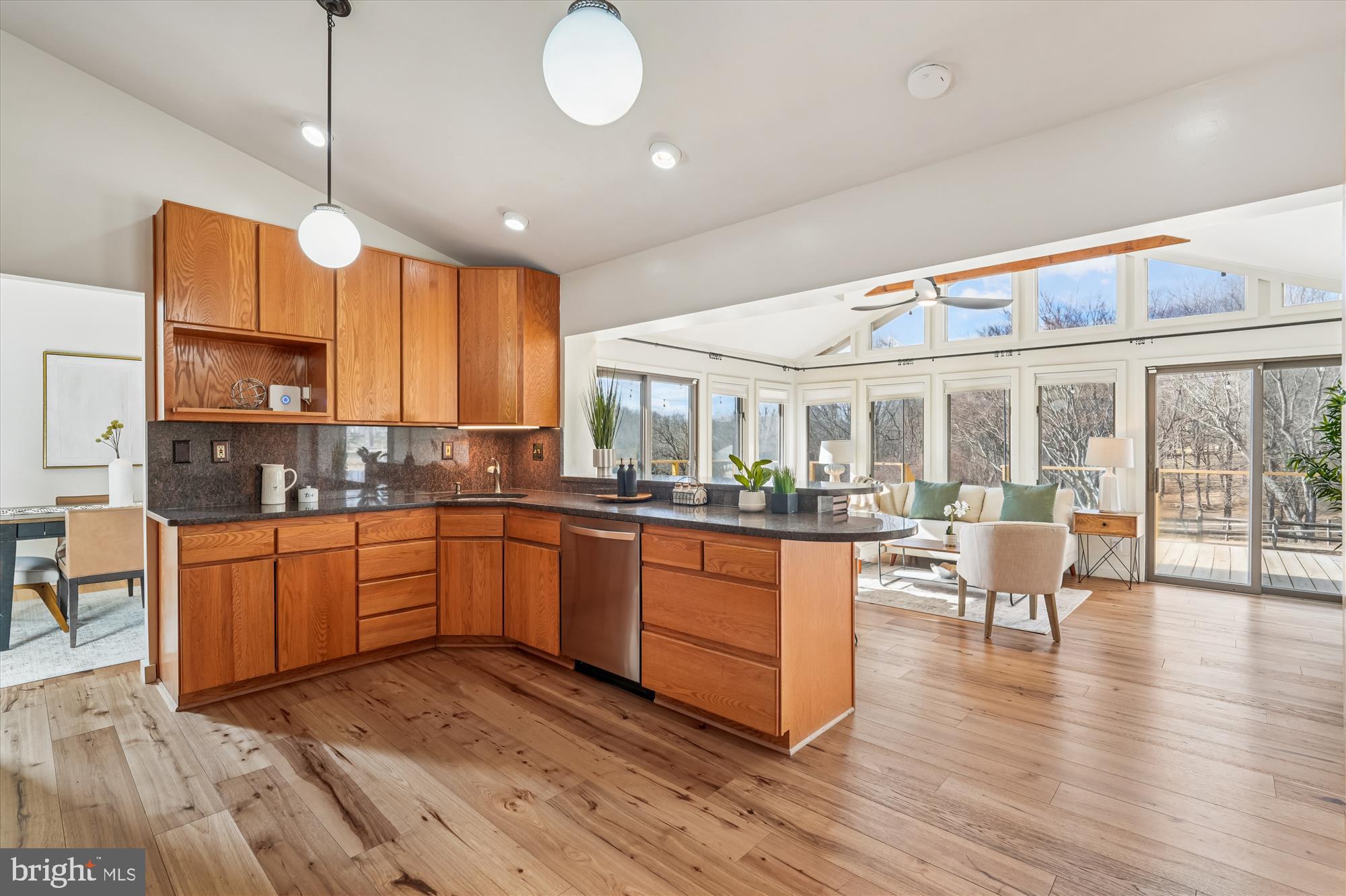 THE POINTS - Residential