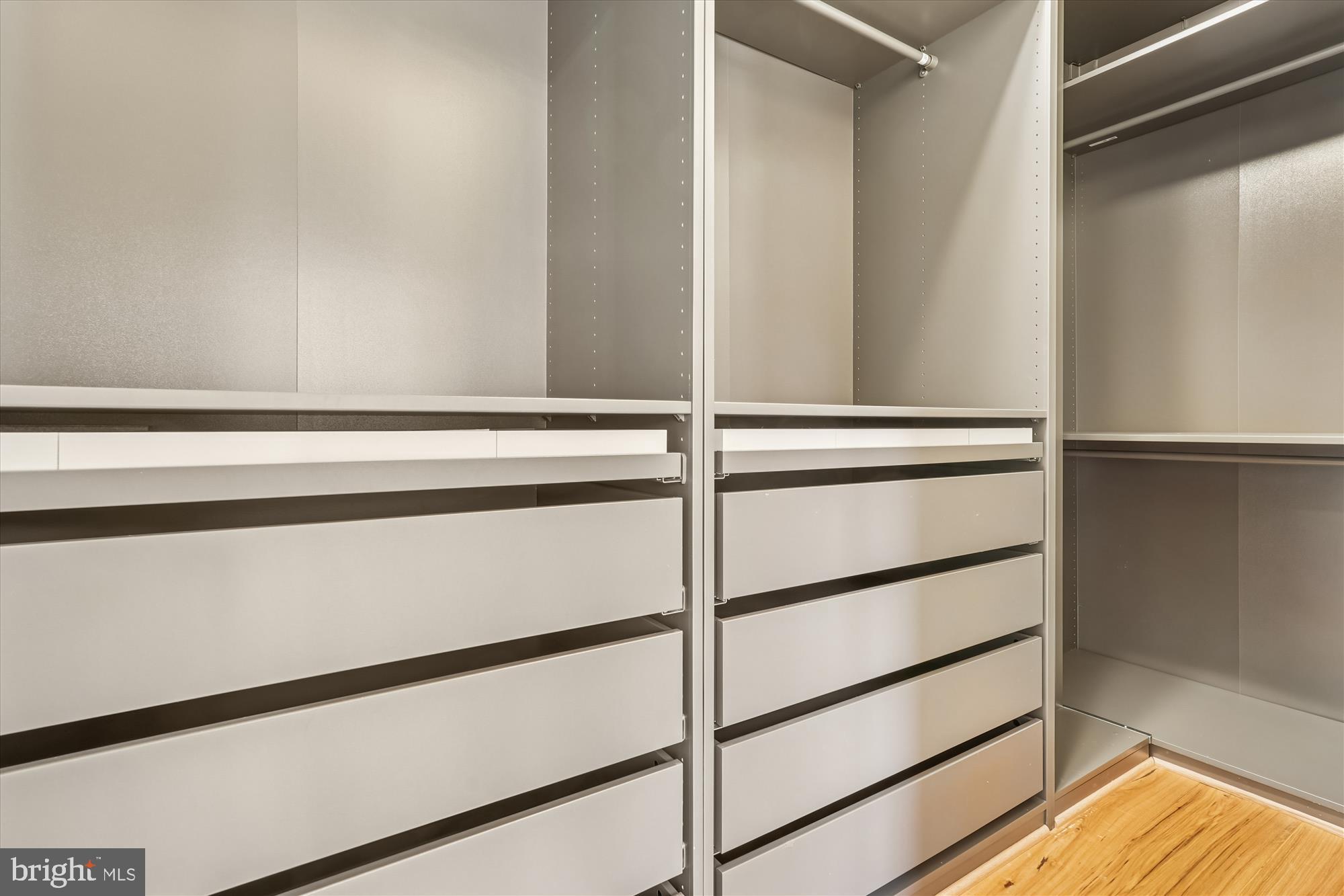 THE POINTS - Residential