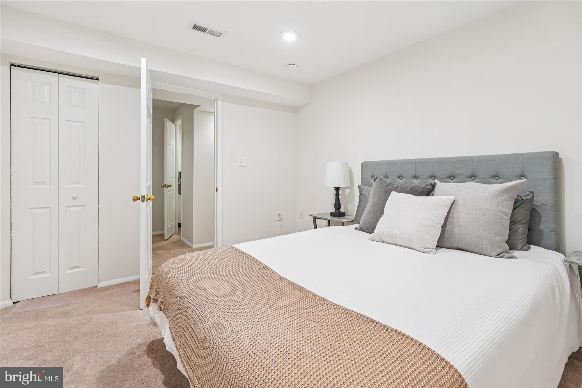 THE POINTS - Residential