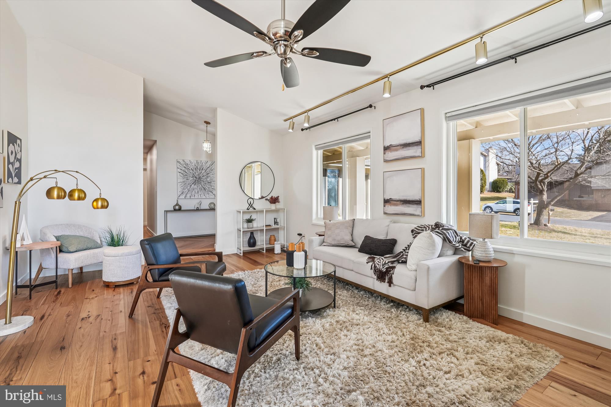 THE POINTS - Residential