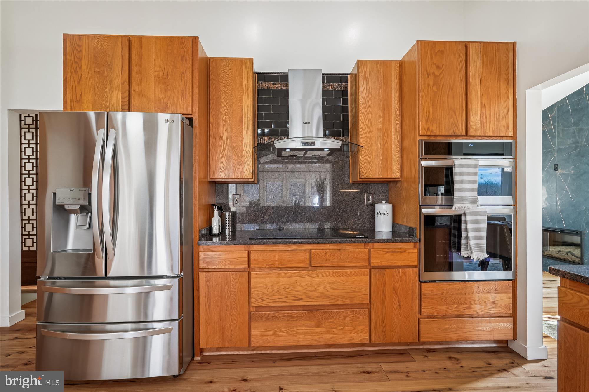 THE POINTS - Residential