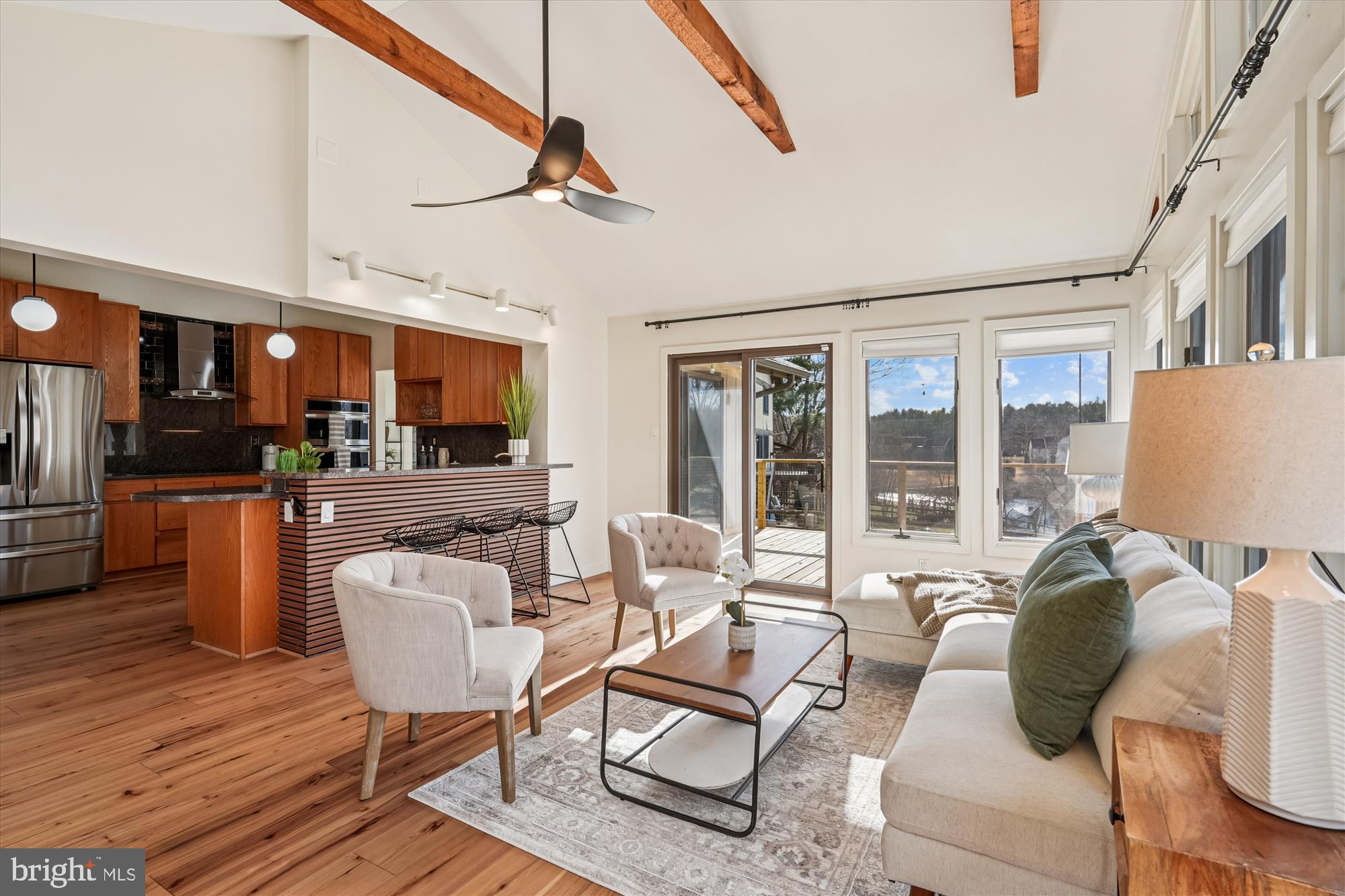 THE POINTS - Residential