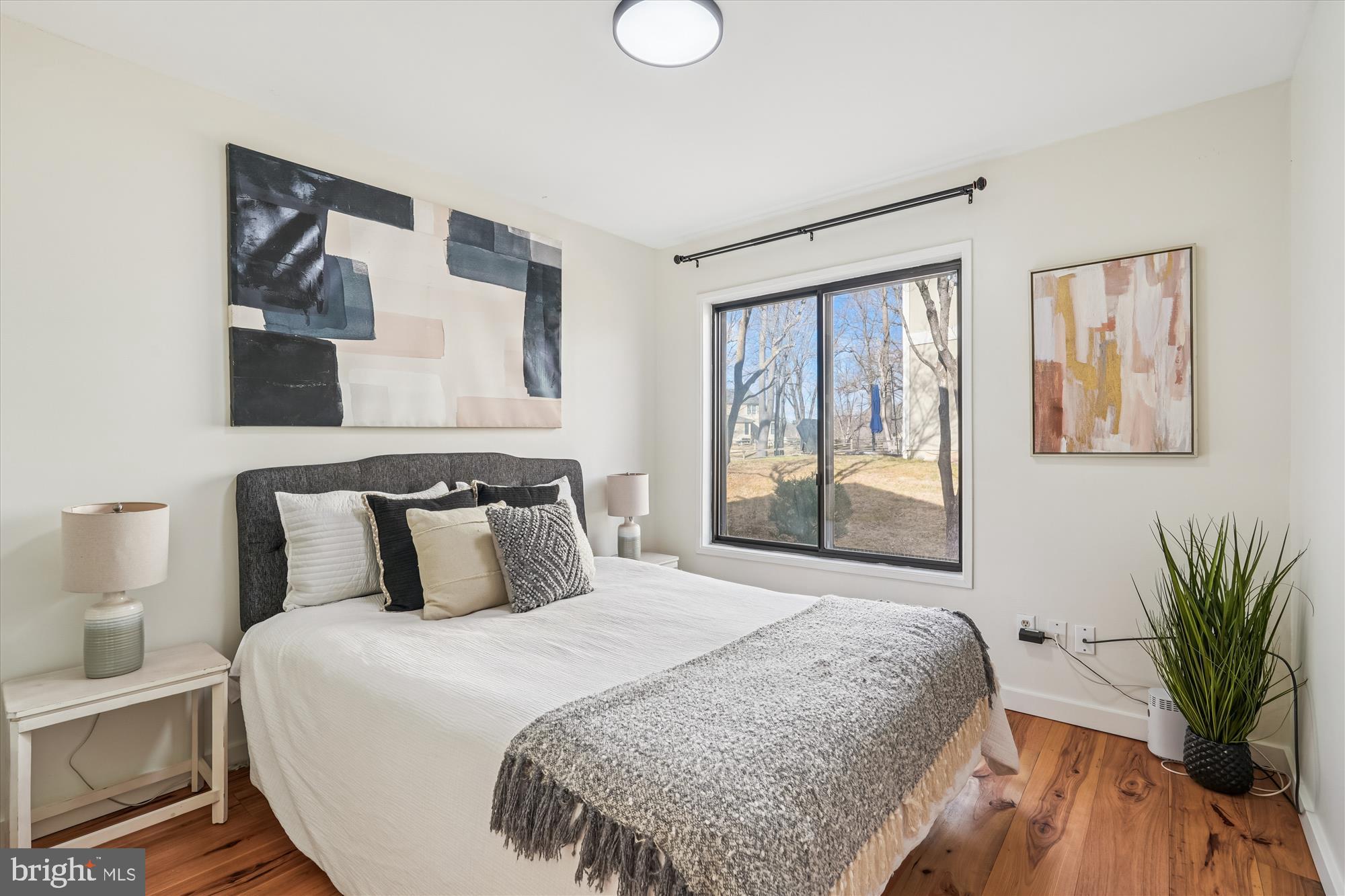 THE POINTS - Residential