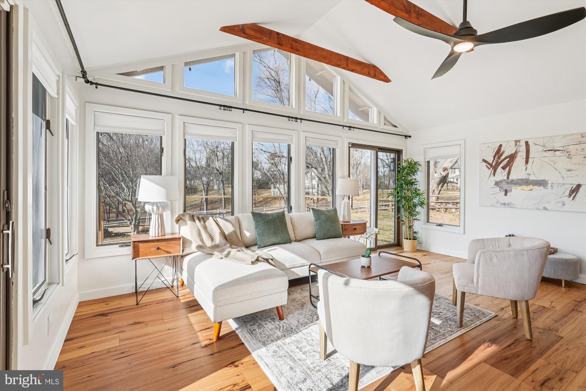 THE POINTS - Residential