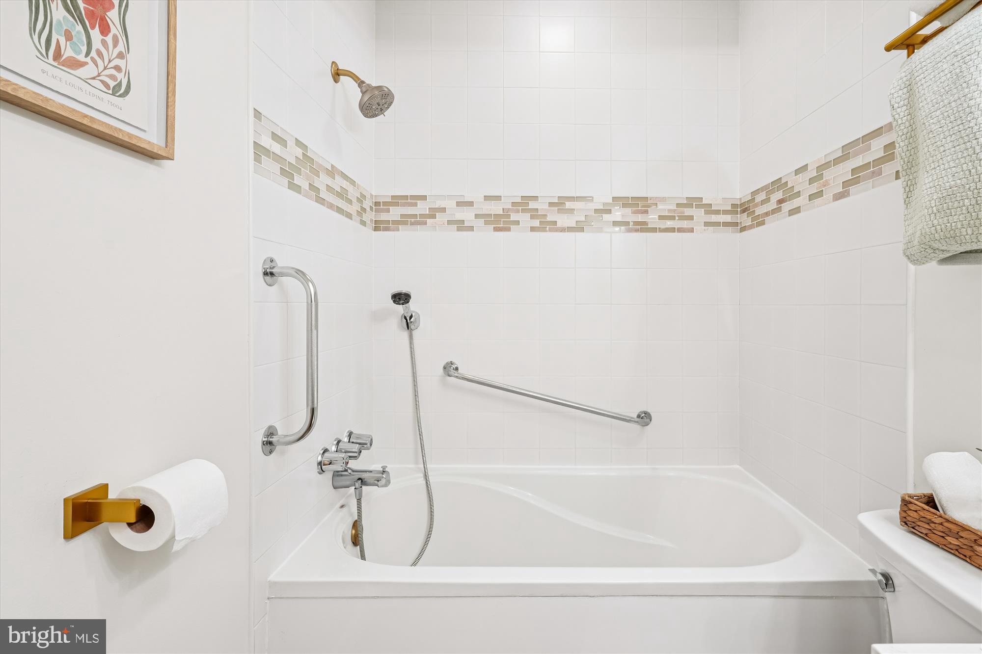 THE POINTS - Residential