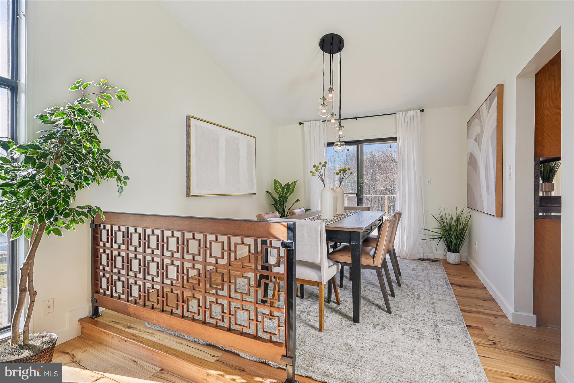 THE POINTS - Residential