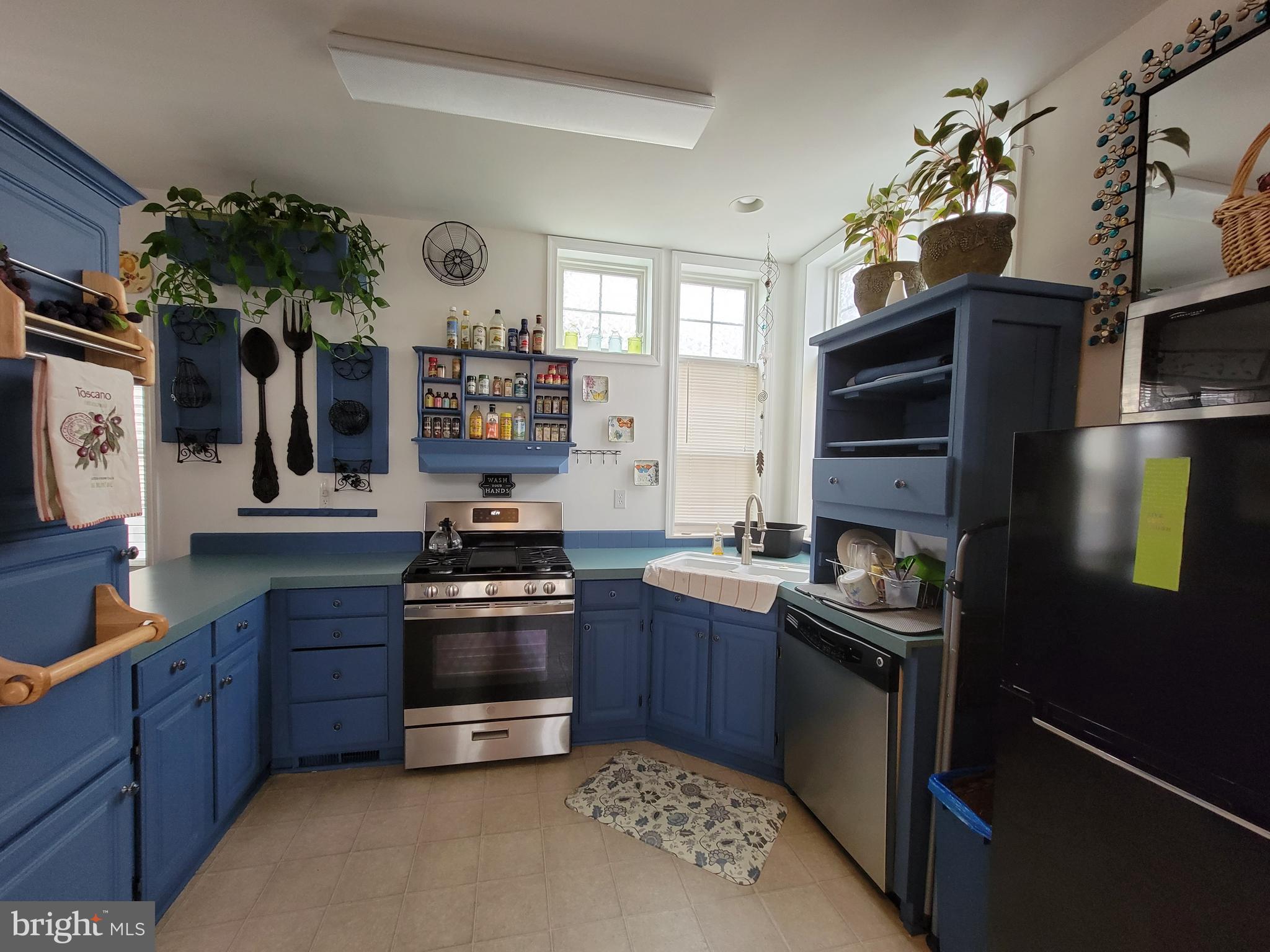 NEW COLONY VILLAGE - Residential