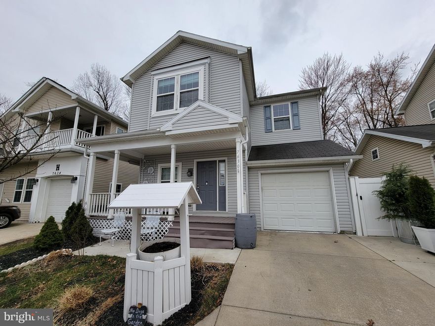 Wonderful opportunity to own a single family home in Howard County. Spacious and open Colonial with covered front porch and charming wishing well. Two story Family Room off Kitchen with warm gas fireplace. Great private lot with rear deck, backing to trees. Secure, gated community with pool and tot lots. Convenient to most major routes.