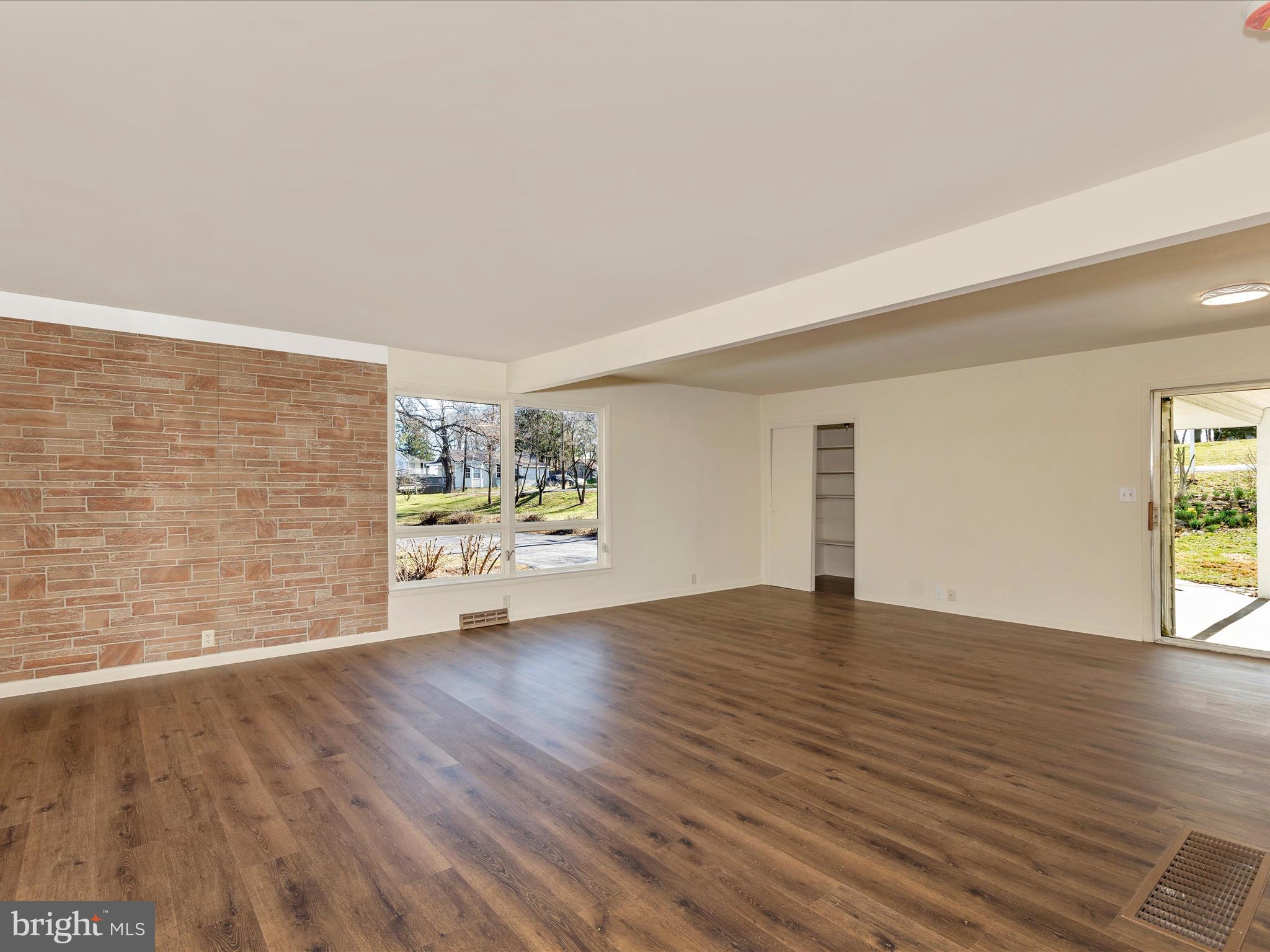 LEITERSBURG - Residential