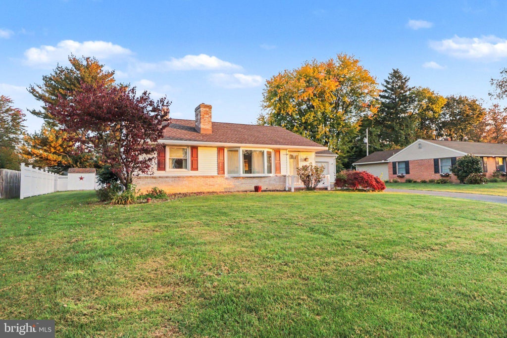 Photo of 819 Darby Lane, LANCASTER, PA 17601 (MLS # PALA2098032)