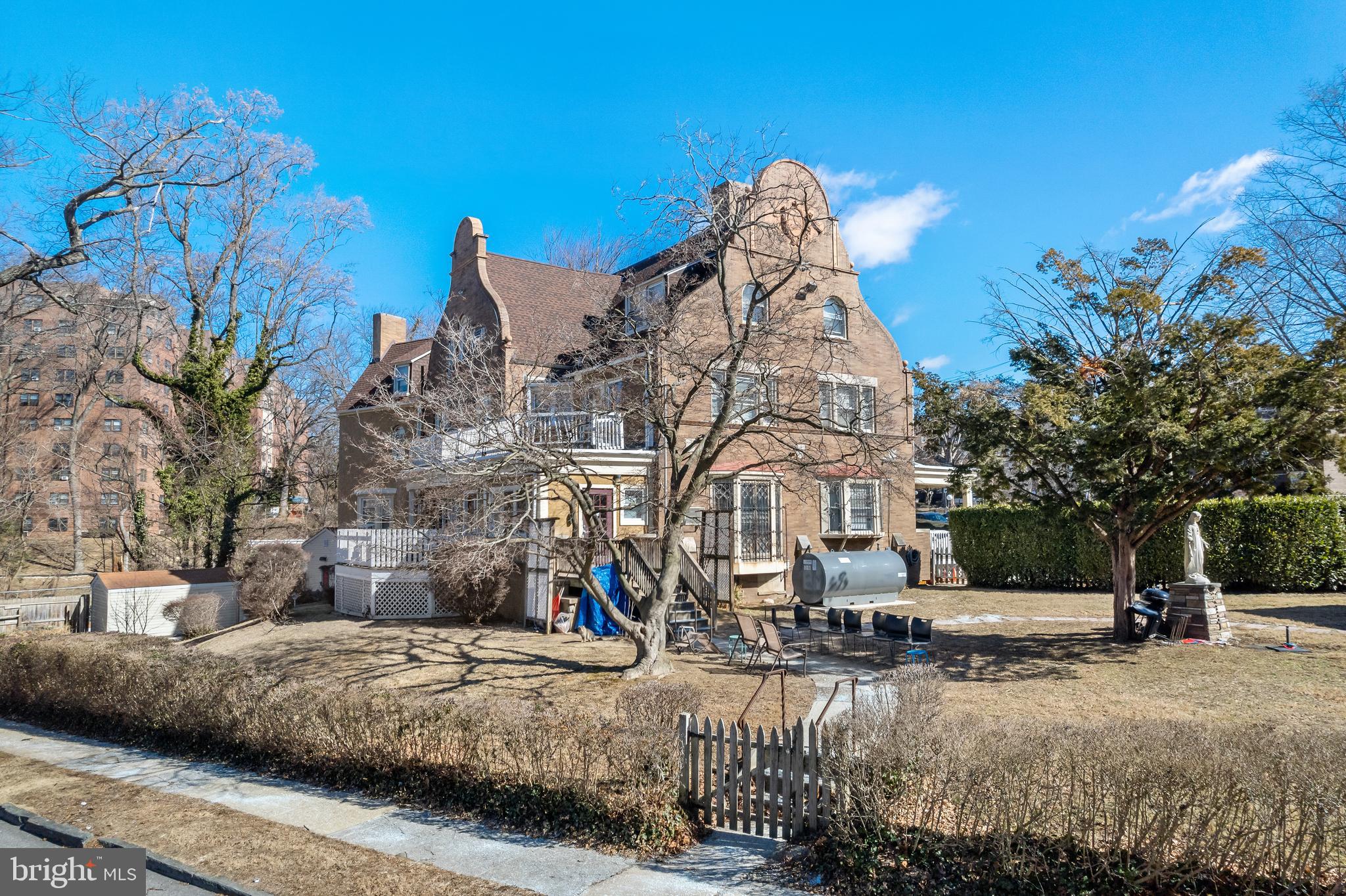 333 W UPSAL STREET