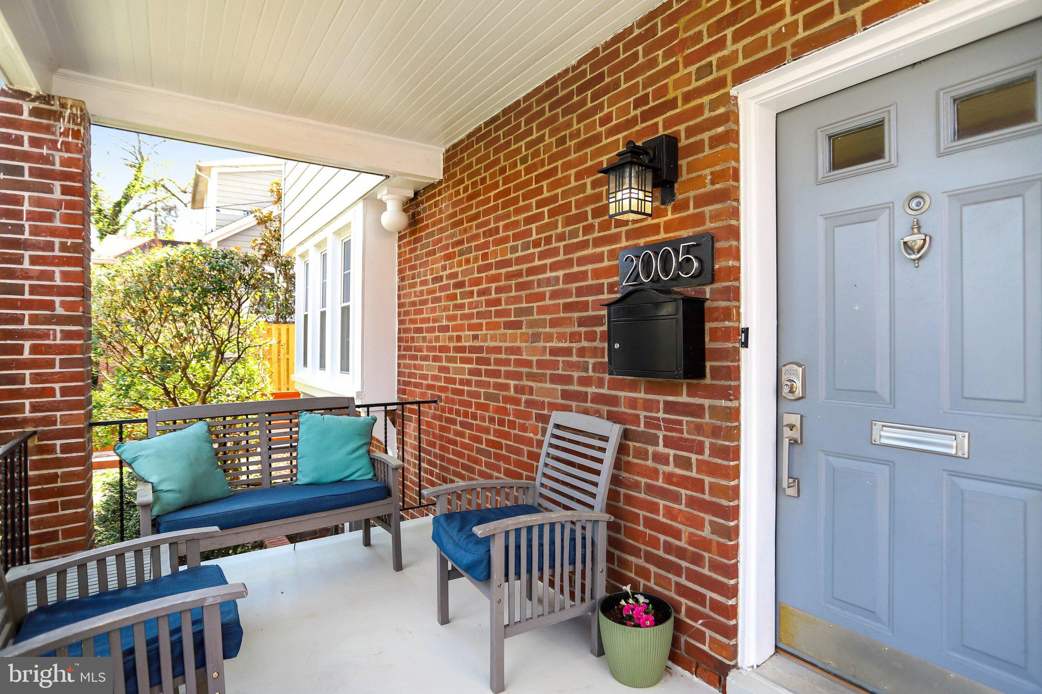 2005 NE LAWRENCE STREET NE