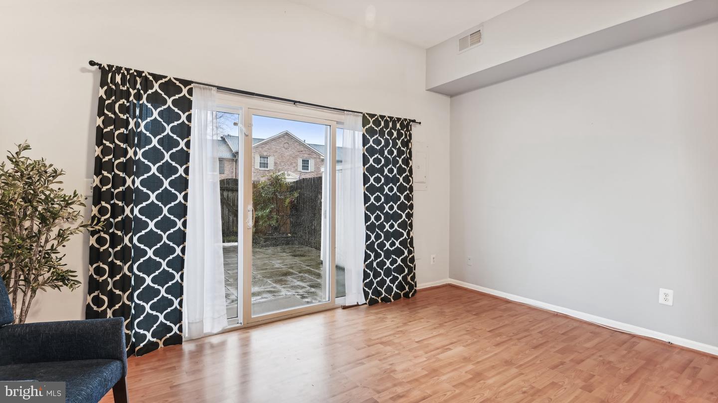 CARDINAL FOREST - Residential Lease