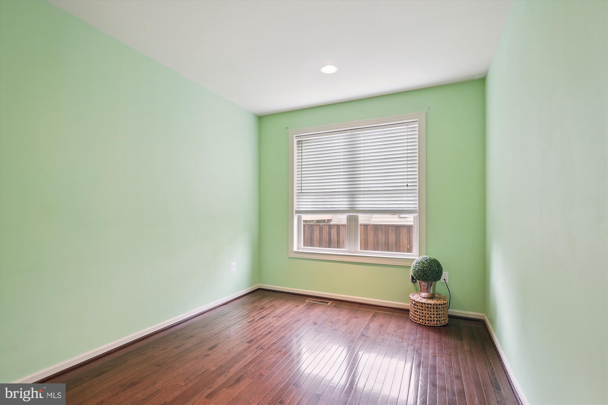 POPLAR RUN - Residential