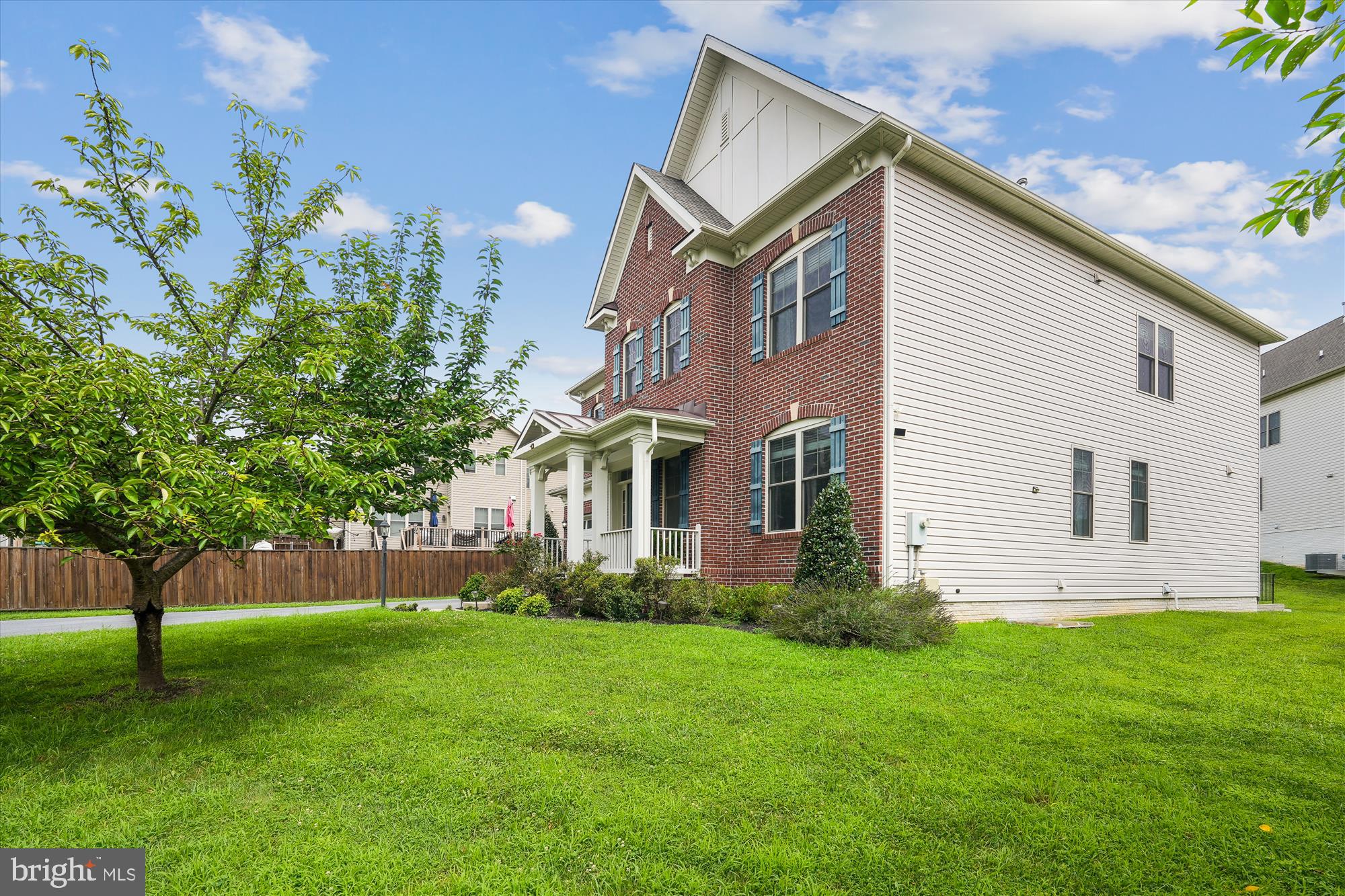 1105 SWEETBAY PLACE