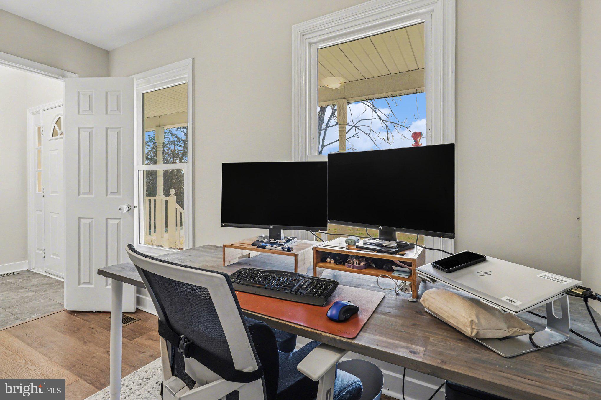 PIEDMONT SQUARE - Residential