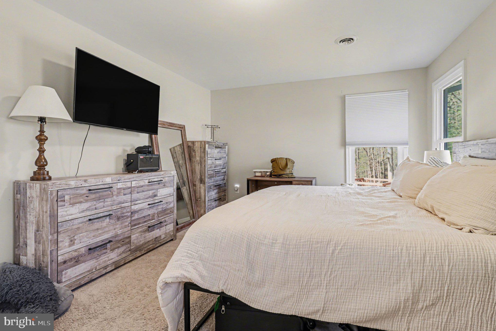 PIEDMONT SQUARE - Residential