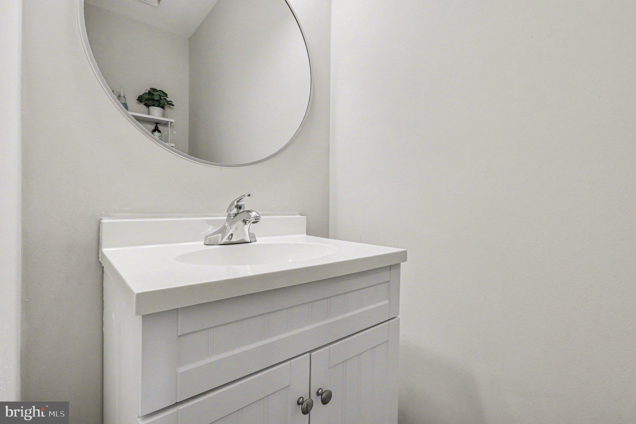 PIEDMONT SQUARE - Residential