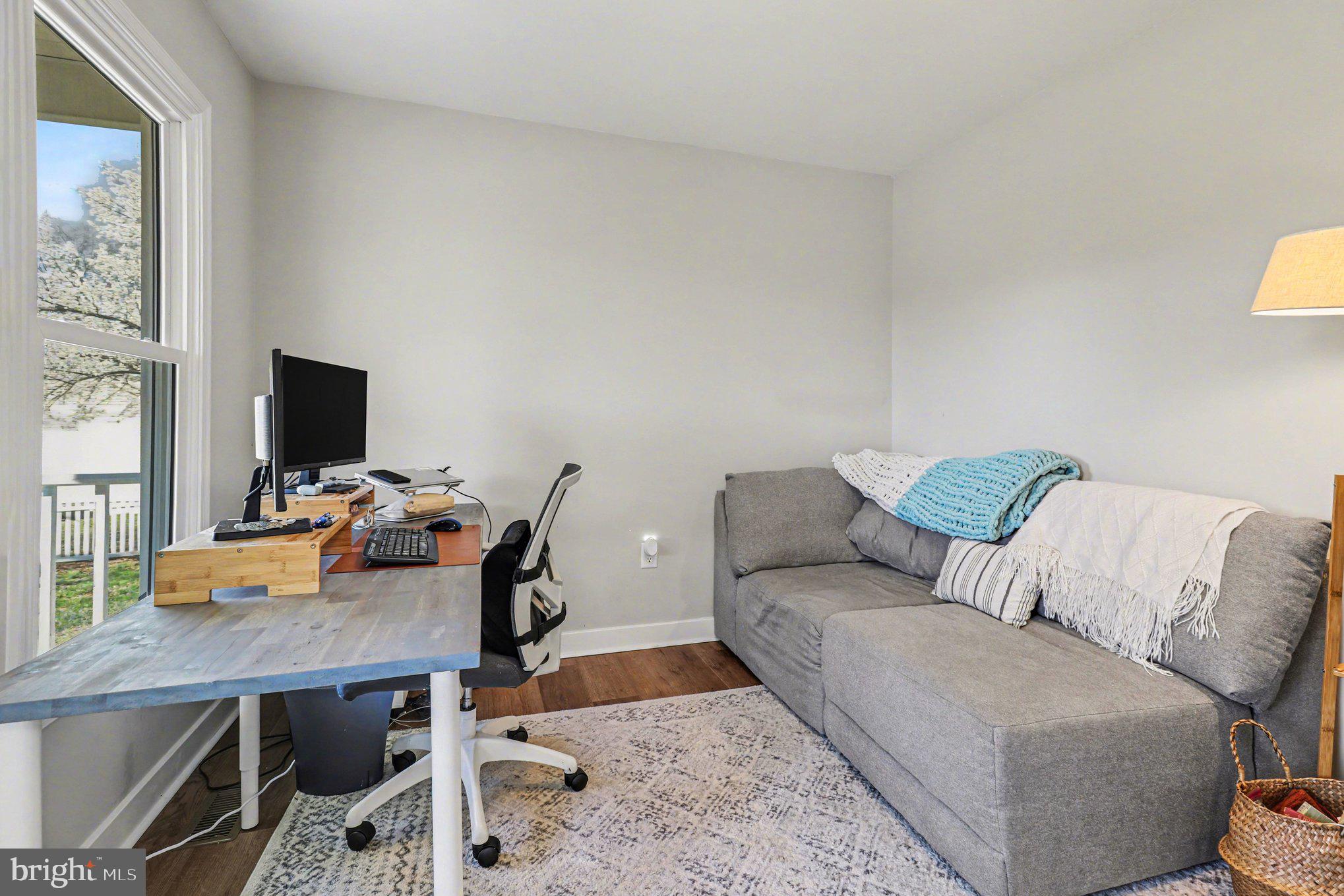 PIEDMONT SQUARE - Residential