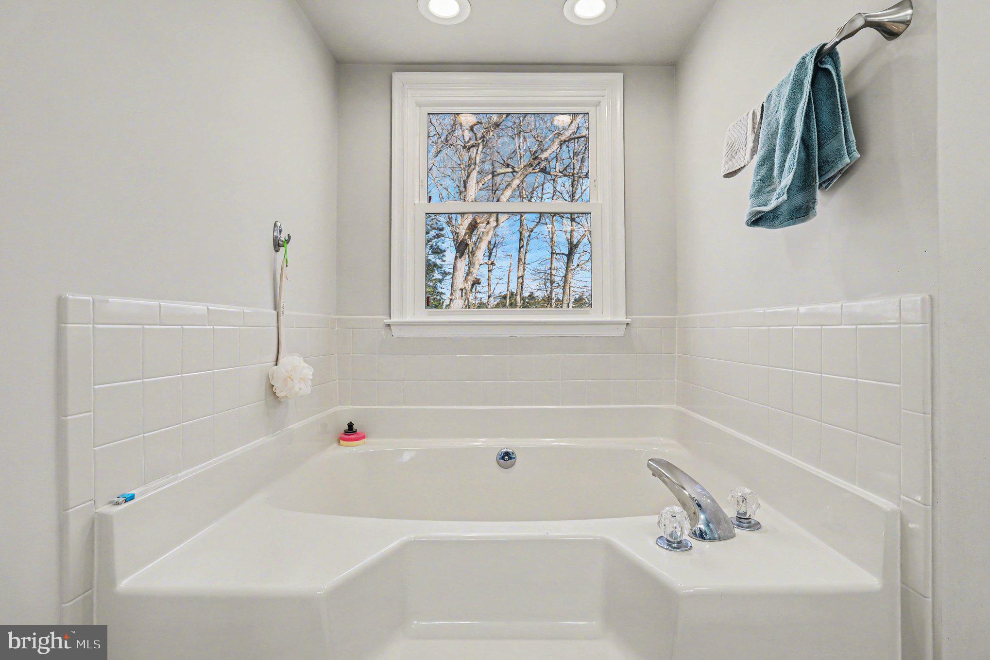 PIEDMONT SQUARE - Residential