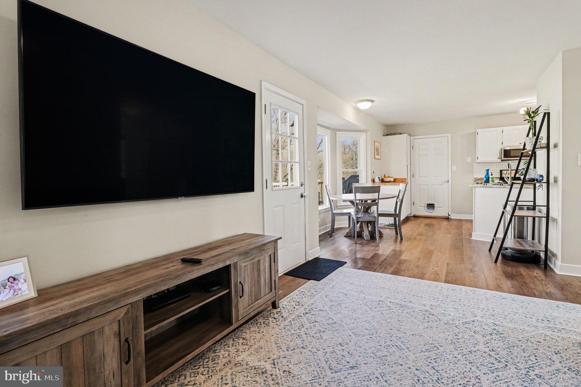 PIEDMONT SQUARE - Residential