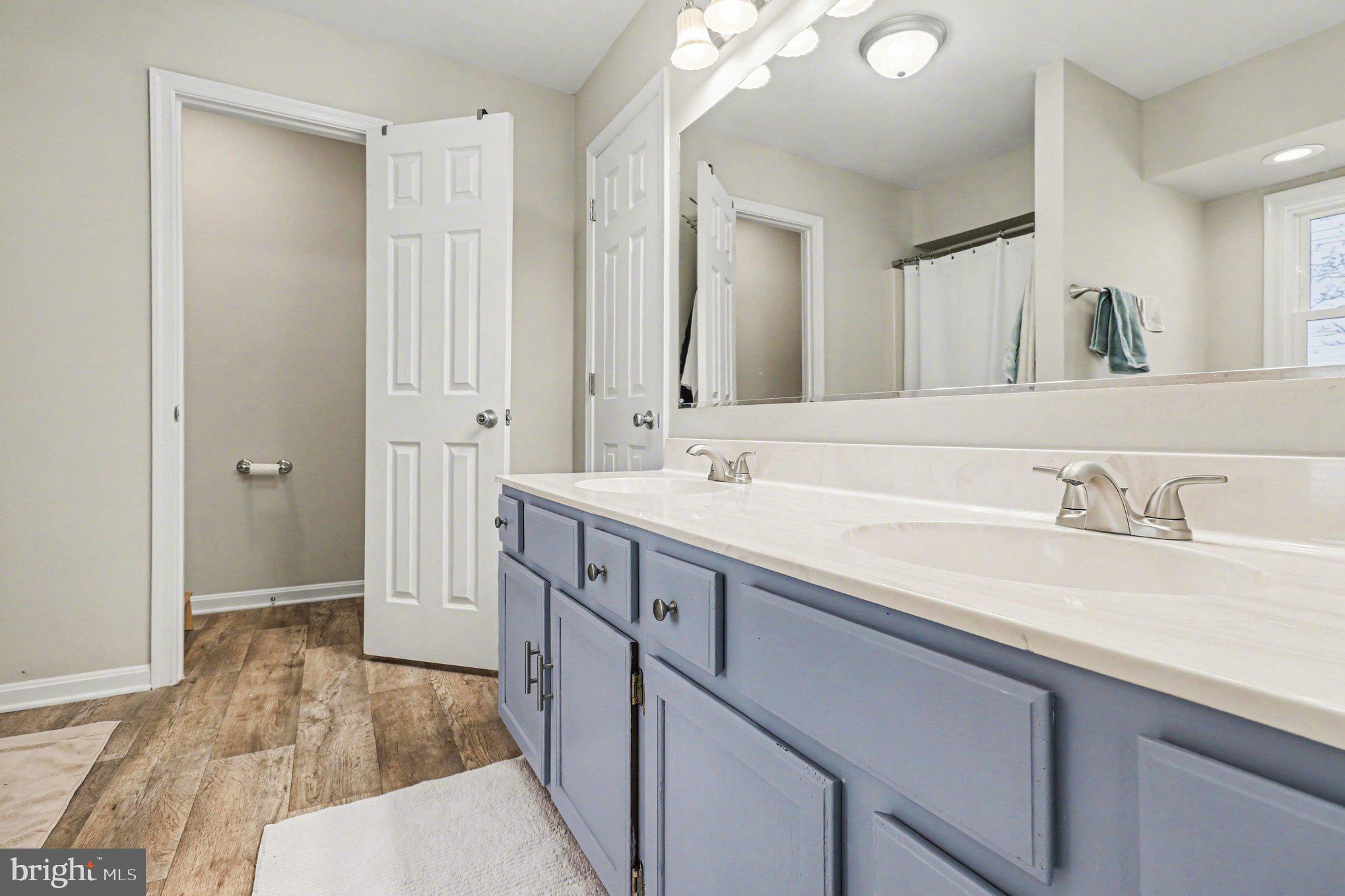 PIEDMONT SQUARE - Residential