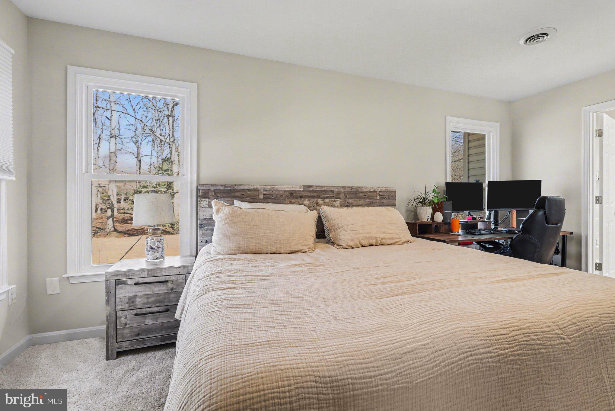 PIEDMONT SQUARE - Residential