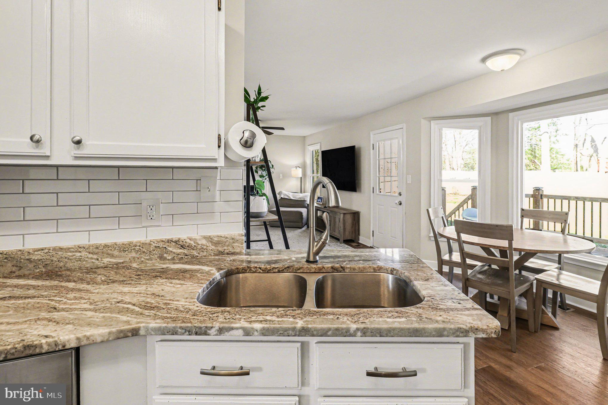 PIEDMONT SQUARE - Residential