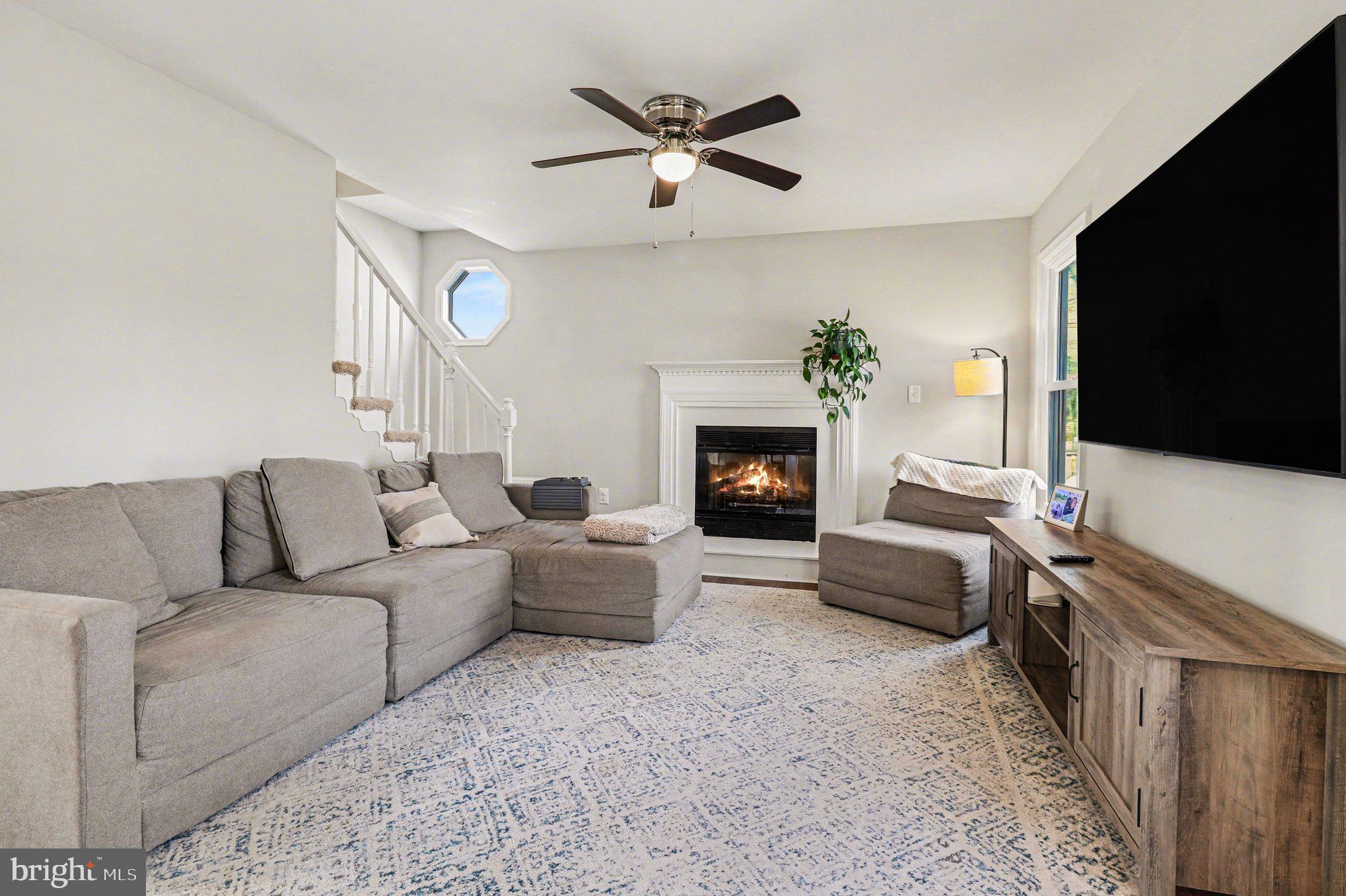 PIEDMONT SQUARE - Residential