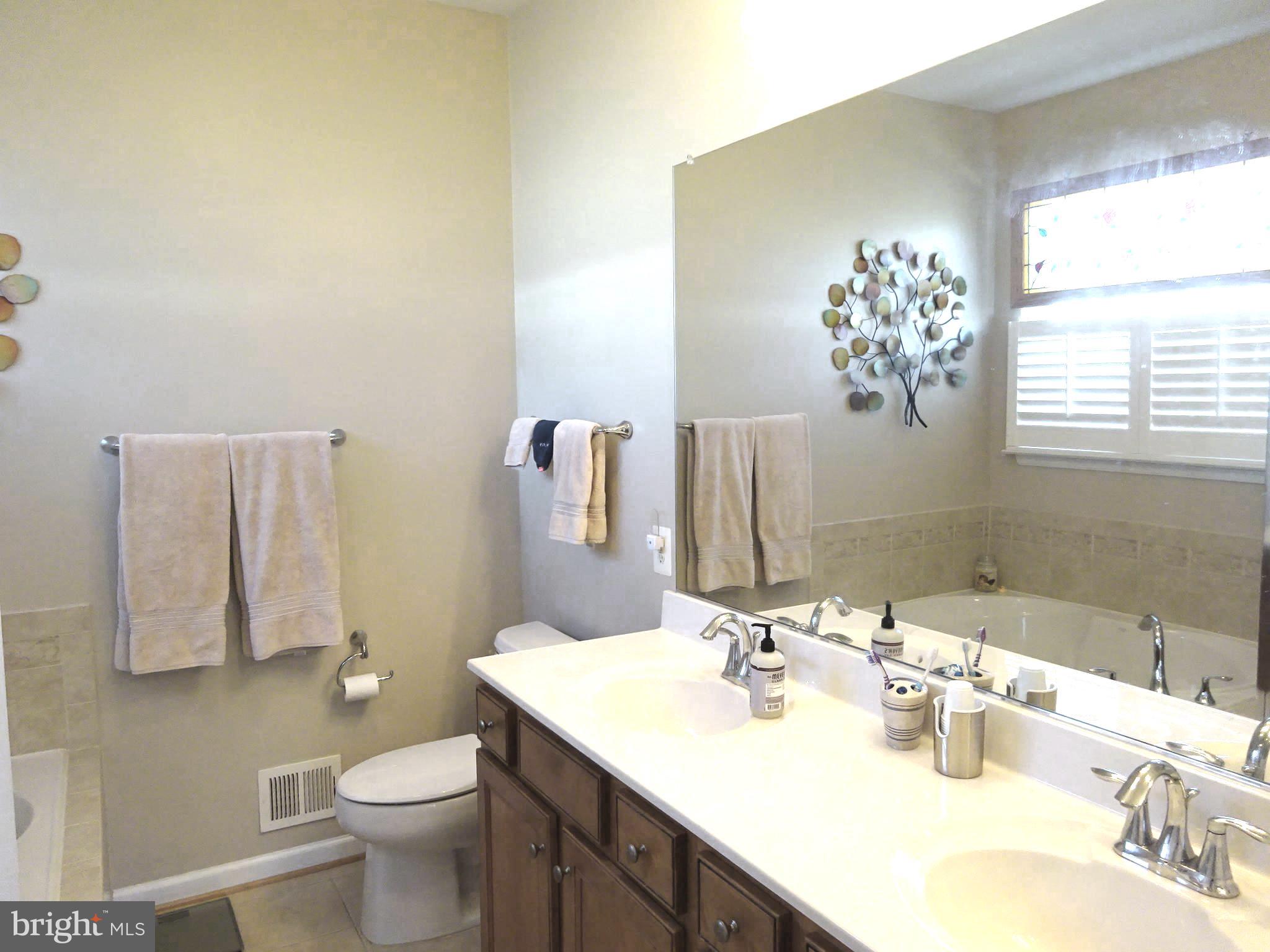 FOUR SEASONS IN HISTORIC VIRGINIA - Residential