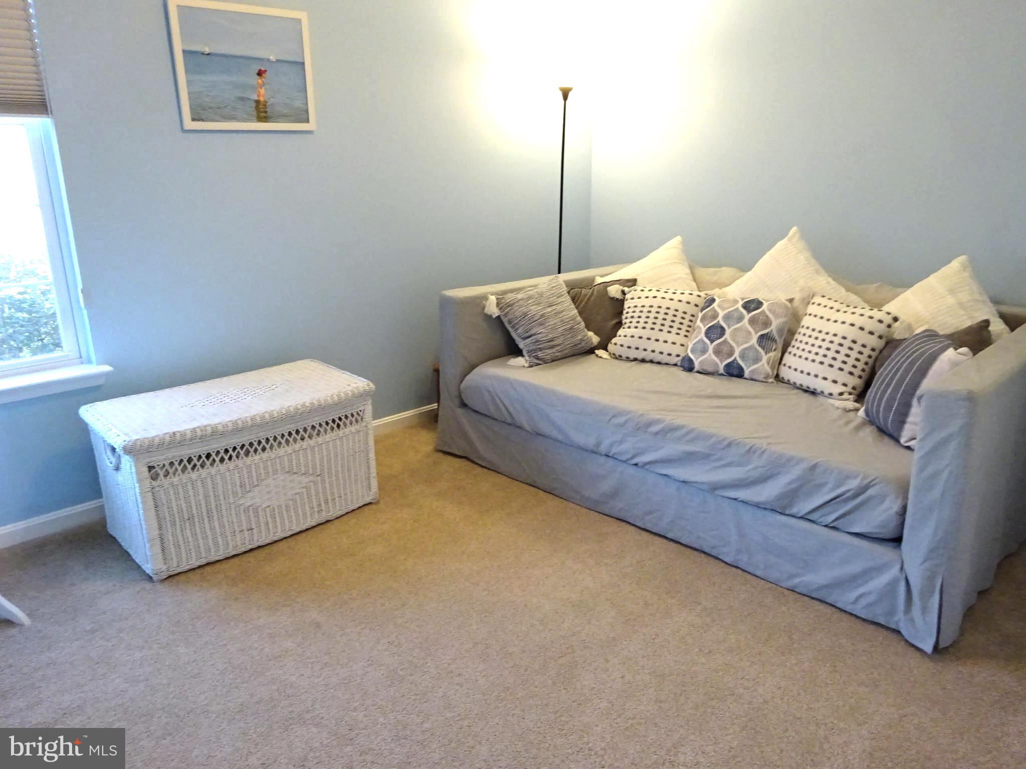 FOUR SEASONS IN HISTORIC VIRGINIA - Residential