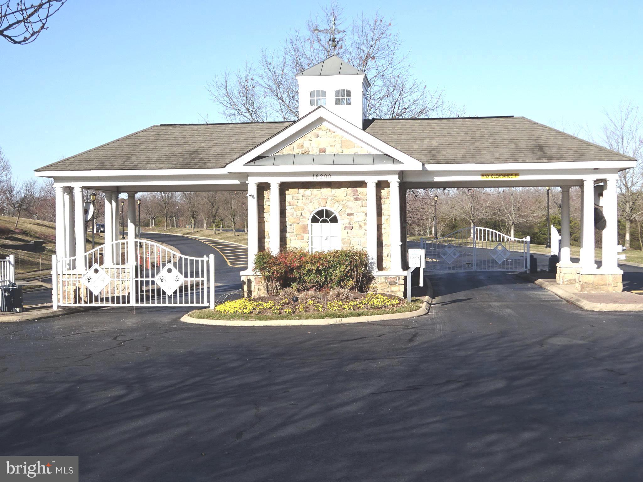 FOUR SEASONS IN HISTORIC VIRGINIA - Residential