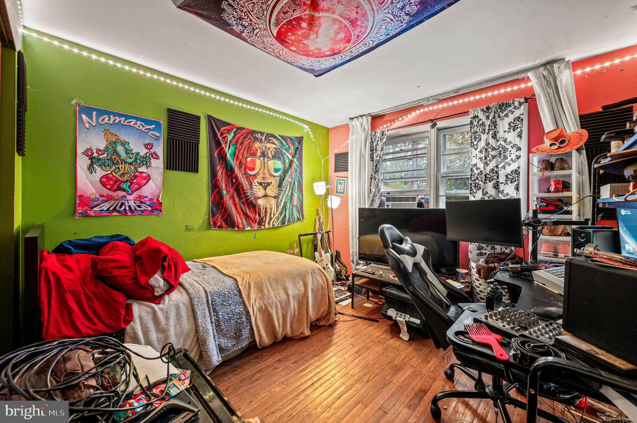 NORTH HILLS - Residential