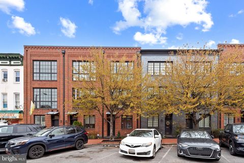 Townhouse For Sale - 134 S Ann Street<br/> BALTIMORE, MD 21231
