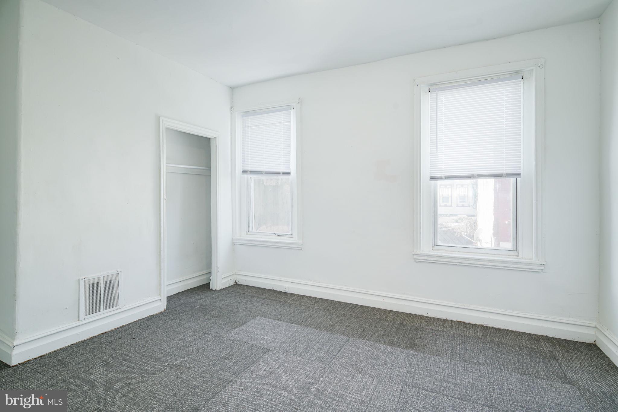 KENSINGTON - Residential