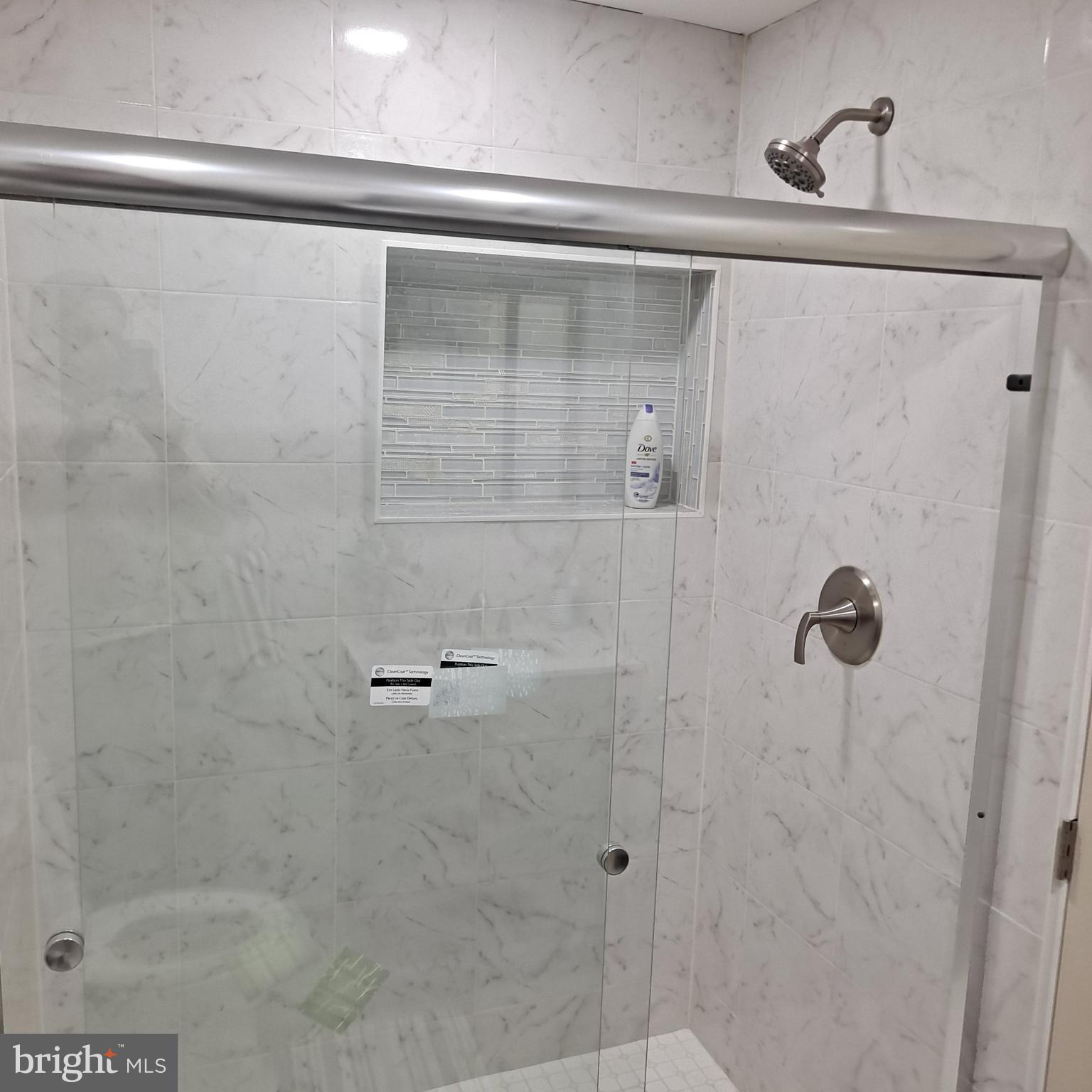 LAWNCREST - Residential Lease