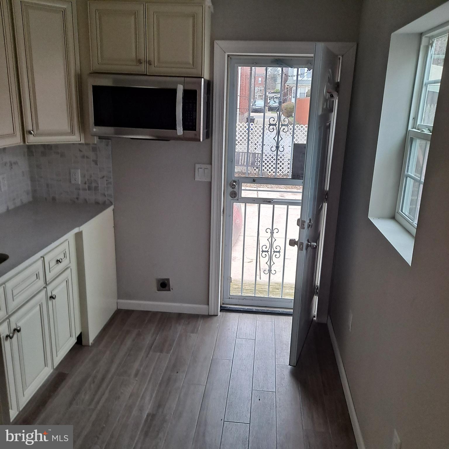 LAWNCREST - Residential Lease