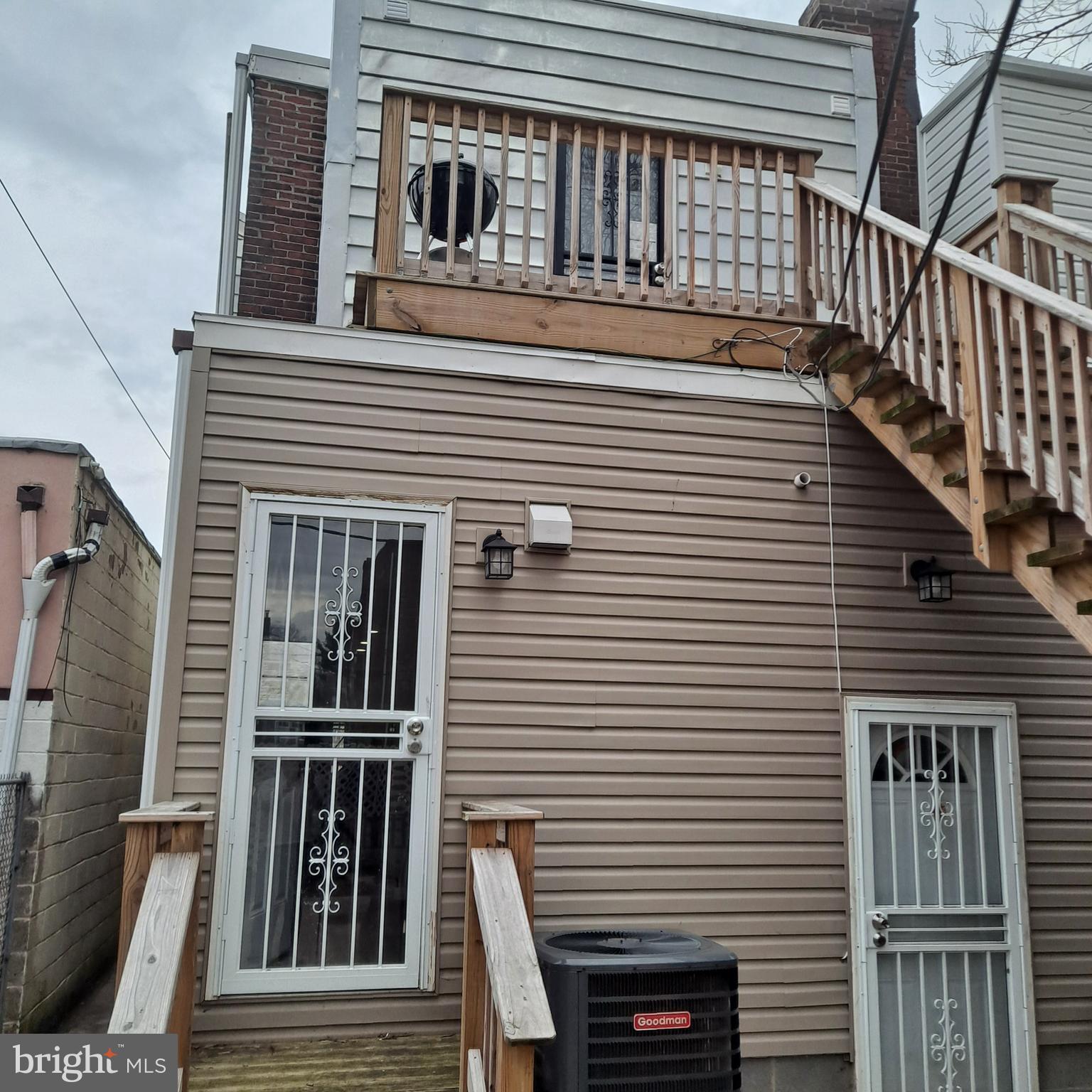 LAWNCREST - Residential Lease