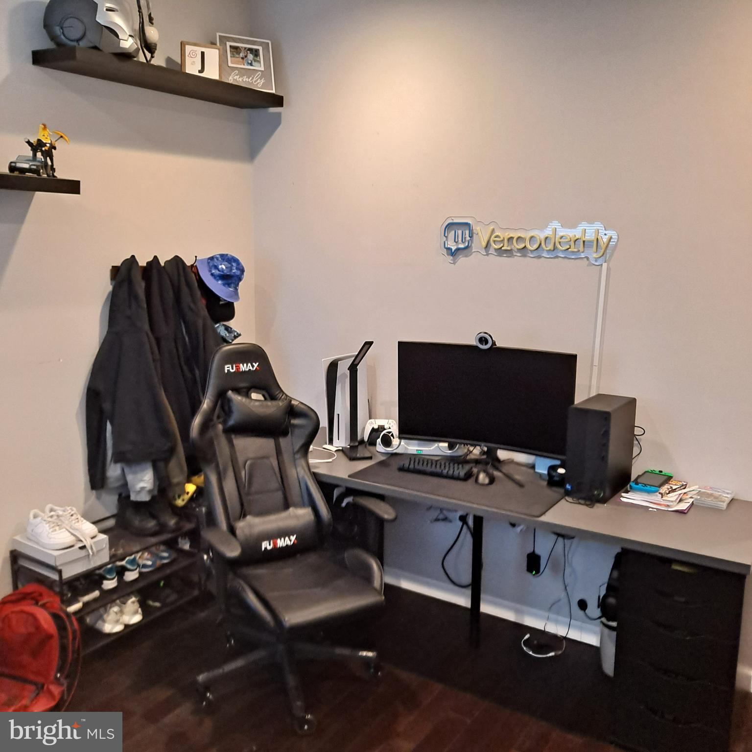 LAWNCREST - Residential Lease