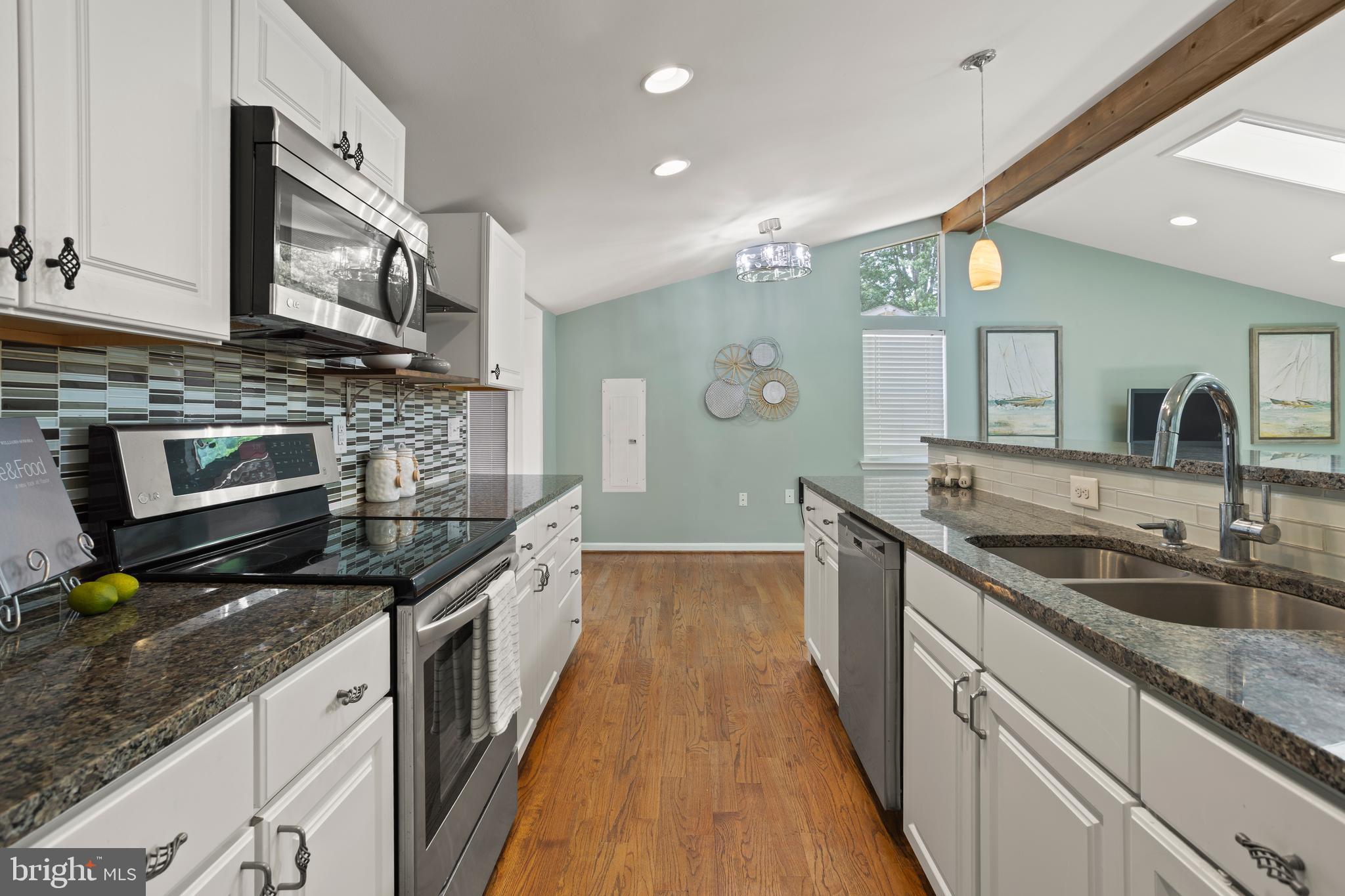 12820 LAKE VIEW DRIVE