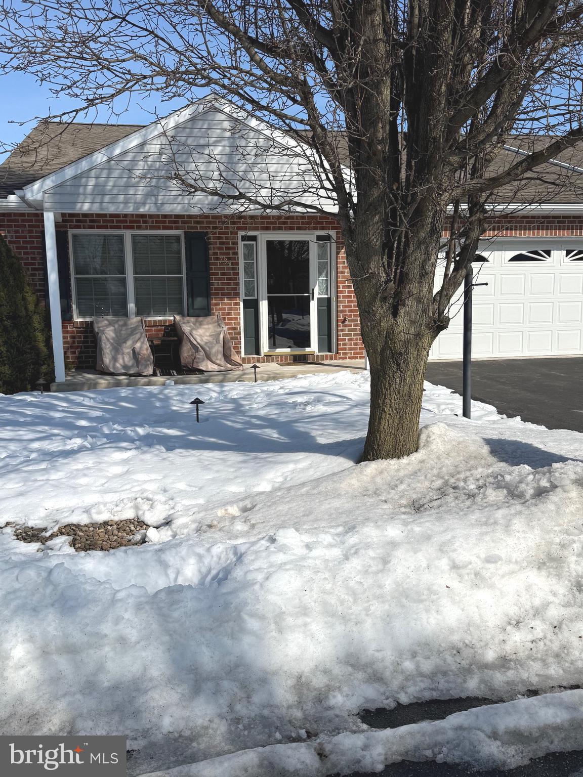 734 GOLDEN SPRING DRIVE N