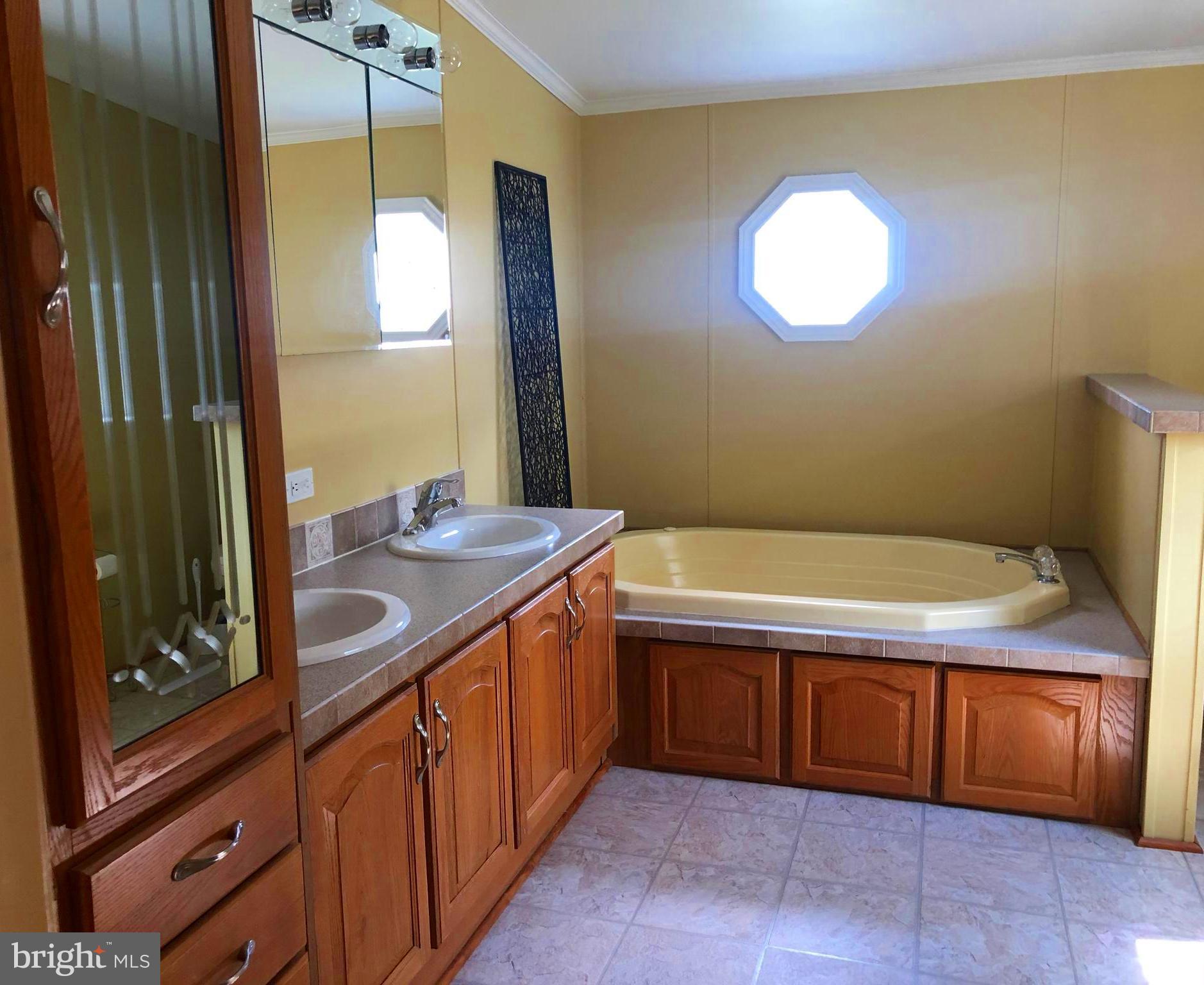 BISCAYNE BAY VILLAGE - Residential