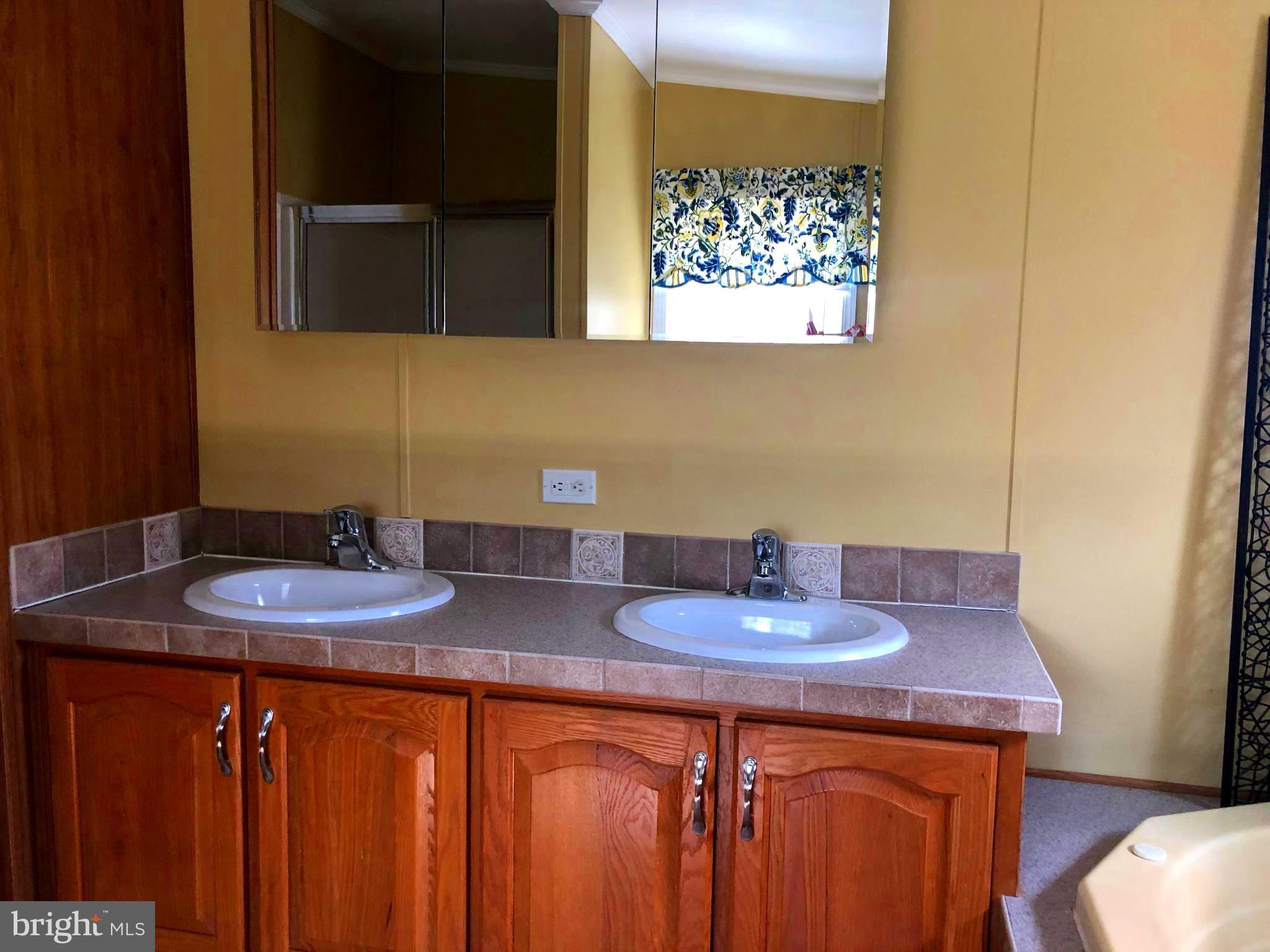 BISCAYNE BAY VILLAGE - Residential